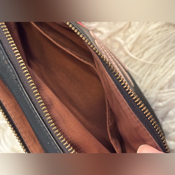 Fossil Piper Toaster Navy 
Pebbled Leather
Ombre Heart Crossbody EUC - Picture 9 of 15